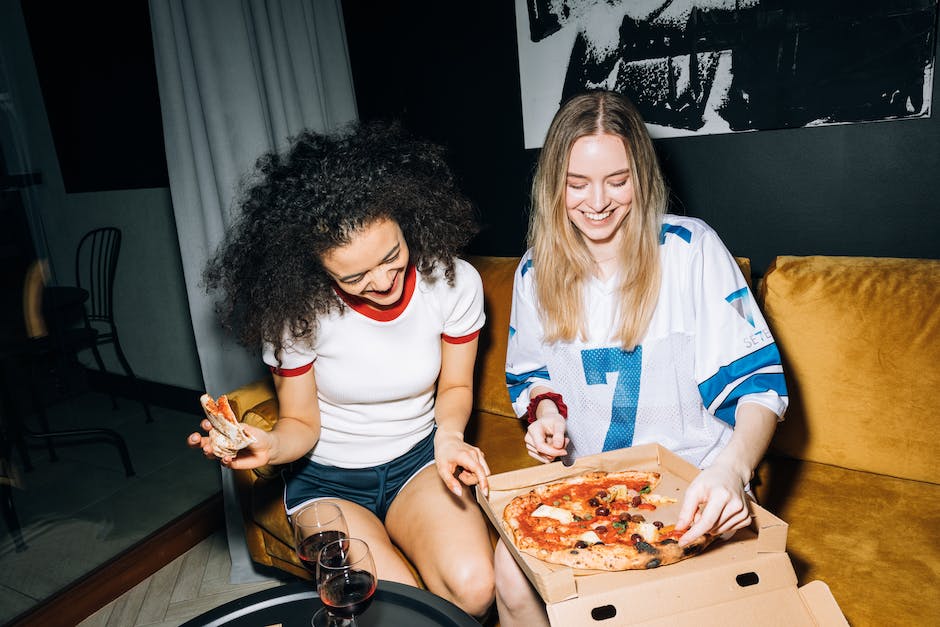 Pizza mit Rucola als Belag