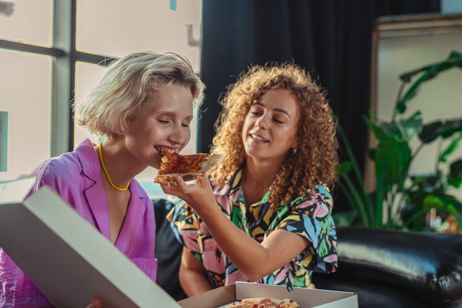  Warum stecken Pizzahersteller runde Pizza in eckige Kartons?