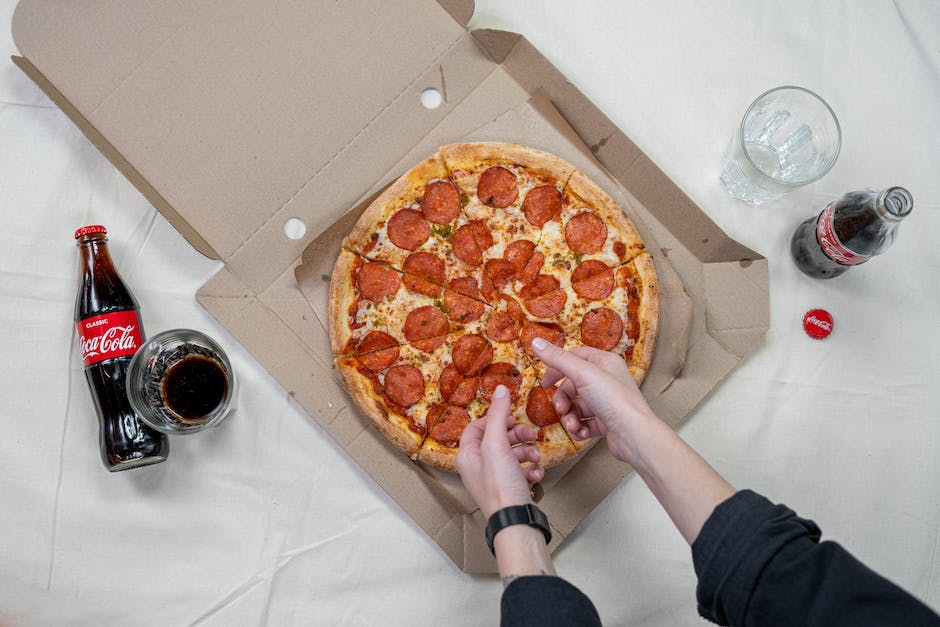 Wie lange muss ein Ei auf einer Pizza backen?