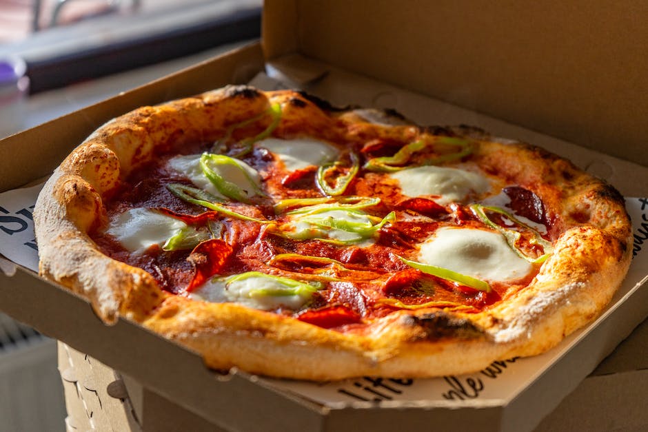 selbstgemachte Pizza im Ofen backen: braucht wie lange?