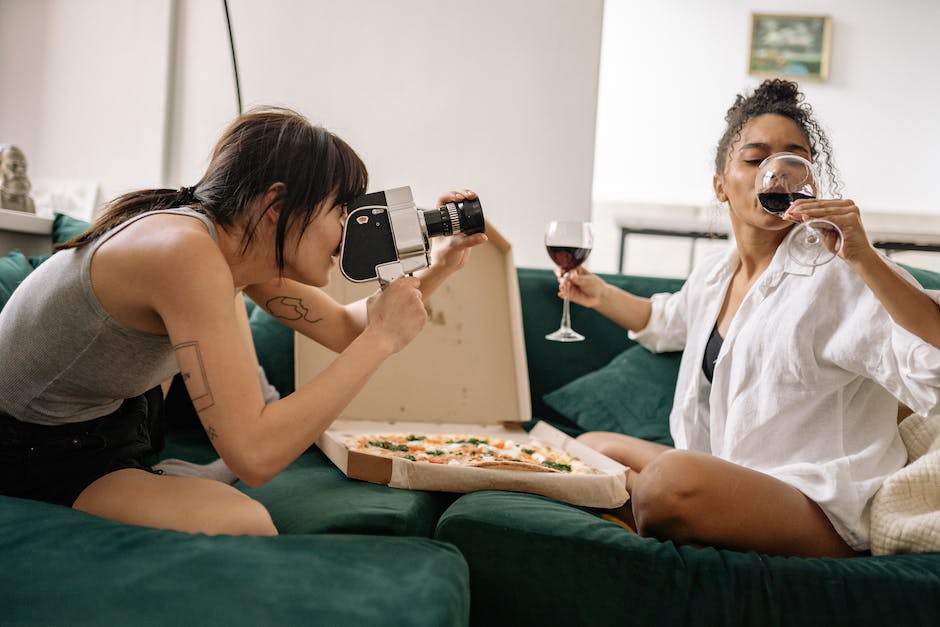  Sehen Sie, wie lange eine selbstgemachte Pizza im Ofen gebacken wird