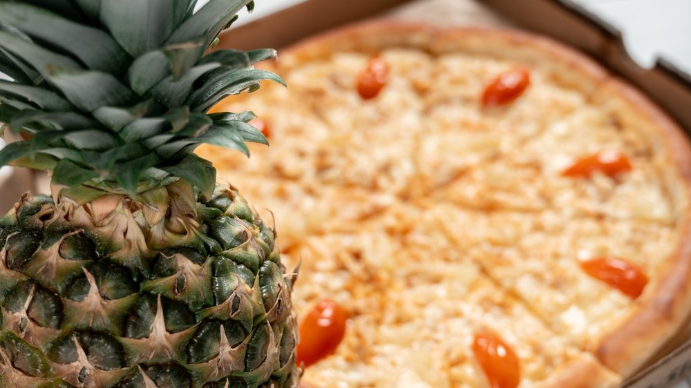 ananas auf pizza