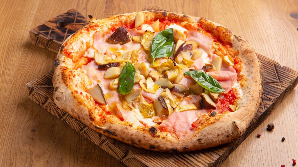pizza mit büffelmozzarella