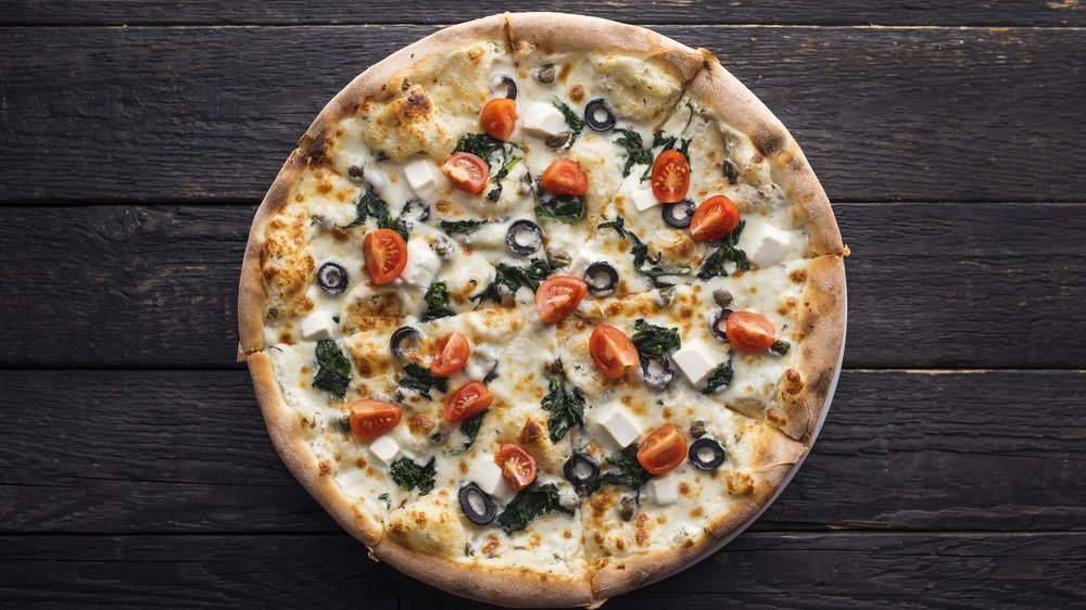 pizza mit oliven